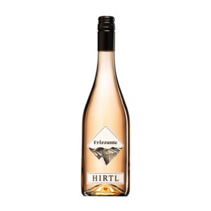 Eleganter Rosé-Frizzante vom Weingut Hirtl – prickelnder Perlwein mit feinen Johannisbeer-Noten und frischer, fruchtiger Stilistik.