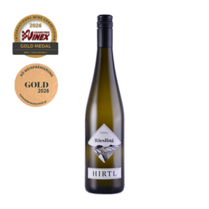 Exklusiver Riesling vom Weingut Hirtl – saftige Frucht, feine Säure und geprägt vom Klima in Poysdorf.